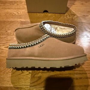 UGG Women’s Chestnut Tasman 5 new